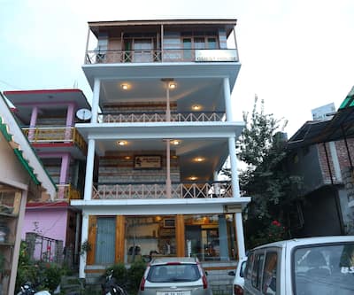 https://imgcld.yatra.com/ytimages/image/upload/t_hotel_yatra_city_desktop/v1441794697/Domestic Hotels/Hotels_Manali/Dragon Guest House/CR0A6109.jpg